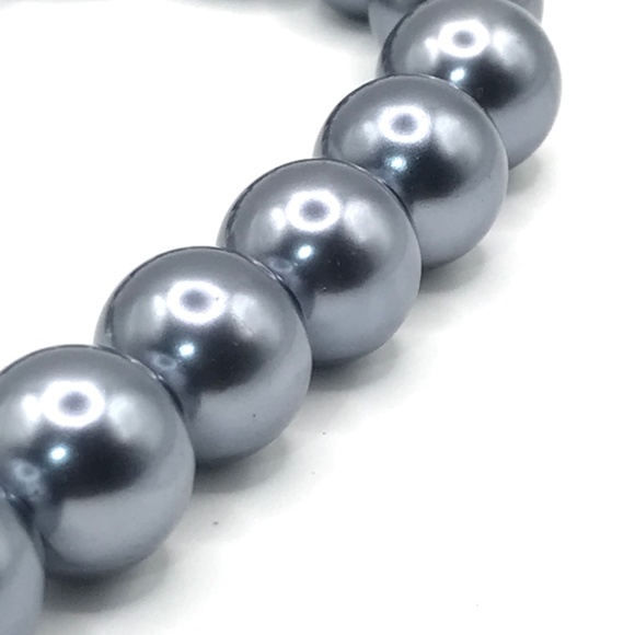 MY FLAT IN LONDON Faux Gray South Sea Pearl Necklace Chunky 15mm Toggle - Picture 3 of 10